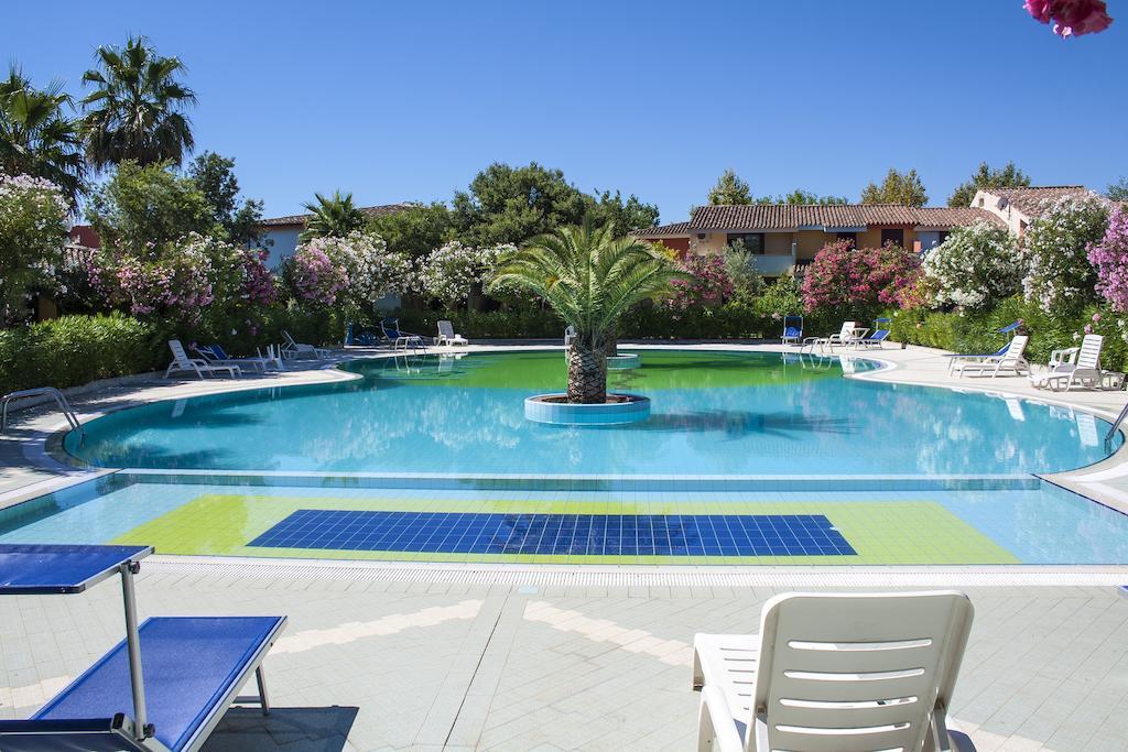 Residence Oasi Anfiteatro Porto Ottiolu Dış mekan fotoğraf